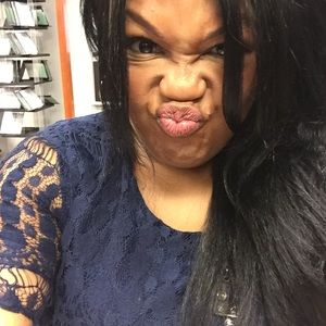 Meet your Posher, Dee